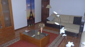 Fernseher, Videospiele, DVD-Player, Stereoanlage