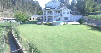 Dupex 4pieces apartment house with 110m between private pool 25 km from Porto