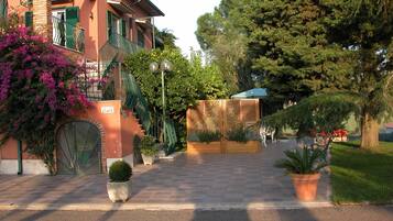 Enceinte de lâhĂ©bergement