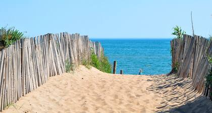 For rent; villa in the center of a resort, quiet area in Valras Beach