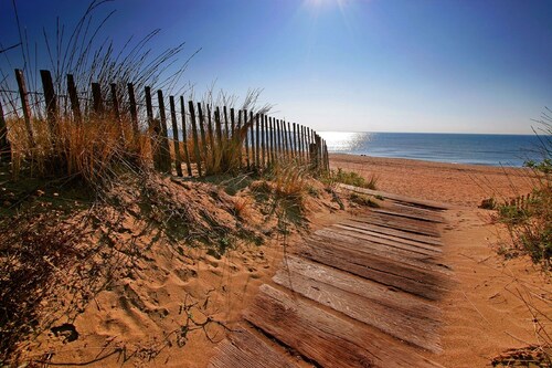 For rent; villa in the center of a resort, quiet area in Valras Beach