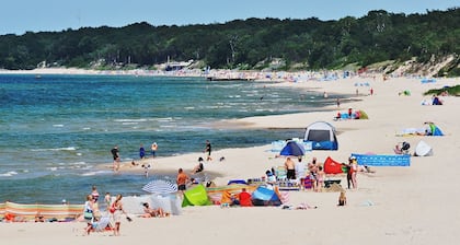 Die Urlaubsidylle "WeiĂe HĂ€uschen Lux", Grzybowo in Um Kolberg, 1-6 Personen