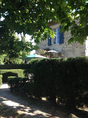 House - Vaucluse - Provence - Castle with wooded park