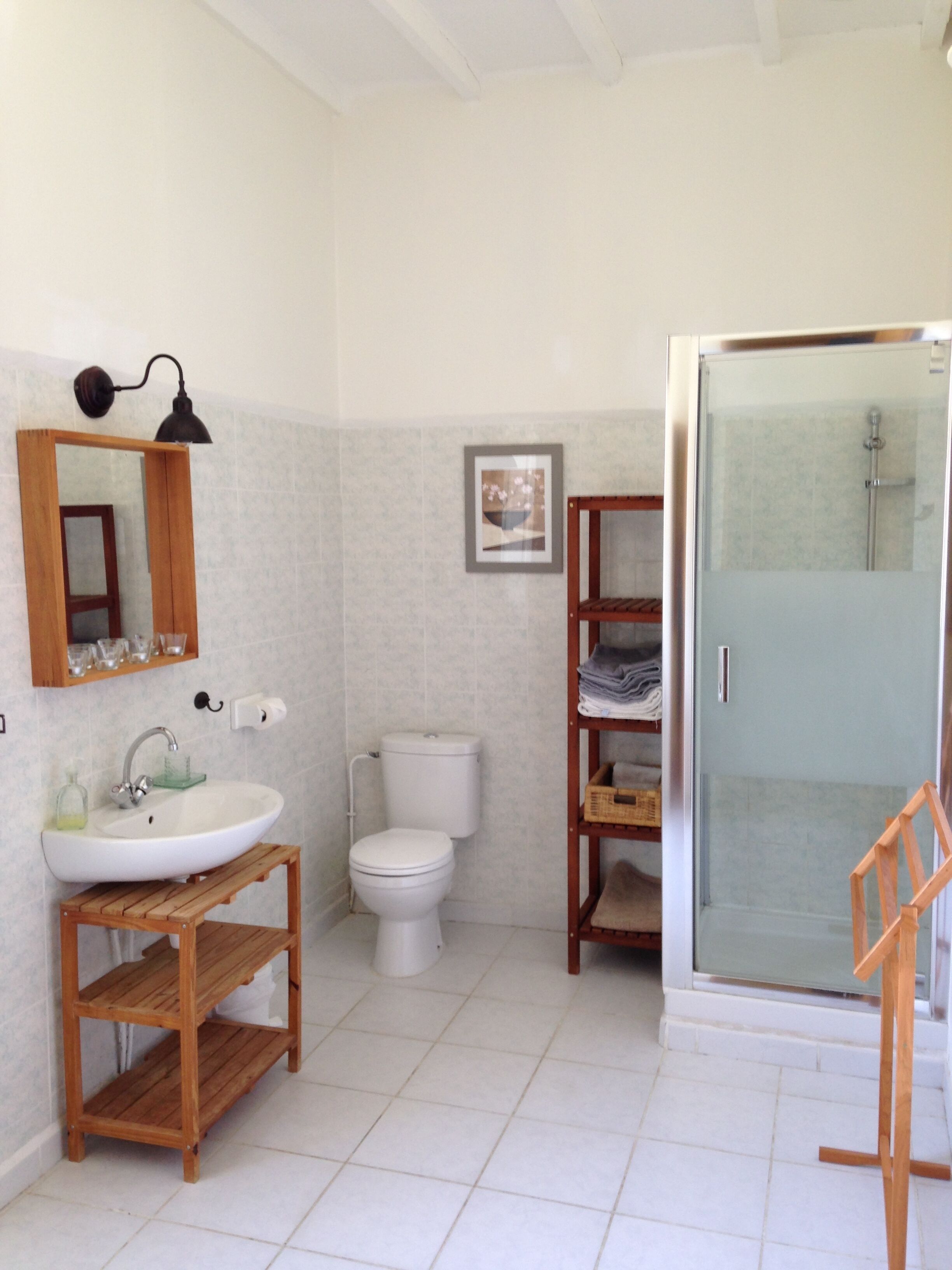 Douche, serviettes fournies