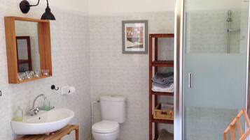 Douche, serviettes fournies