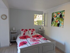 1 habitación, internet y ropa de cama 