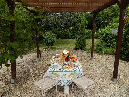 bed and breakfast in the setting sun 