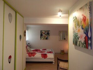 1 chambre, accès Internet, draps fournis