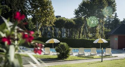 Air-conditioned T2 ground floor in 3-star residence with heated pool