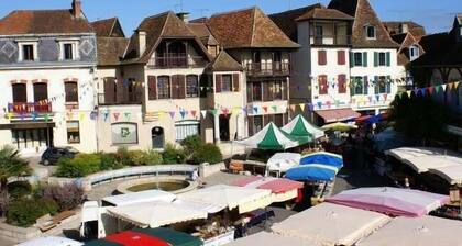 Air-conditioned T2 ground floor in 3-star residence with heated pool