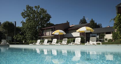 Air-conditioned T2 ground floor in 3-star residence with heated pool