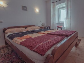 4 Schlafzimmer, Schreibtisch, Bügeleisen/Bügelbrett, kostenloses WLAN