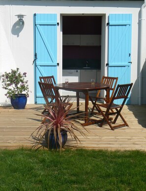 Outdoor dining - RENT SEA VIEW, 50m FROM THE BEACH - ARGENTON (Landunvez)