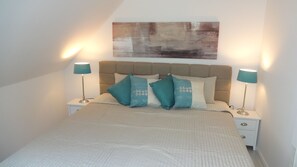 3 Schlafzimmer, Schreibtisch, Bügeleisen/Bügelbrett, WLAN