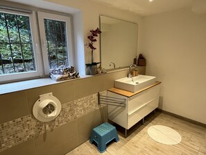 Shower, hair dryer, towels, soap - Relaxation near Cologne in the middle of nature (Rösrath)