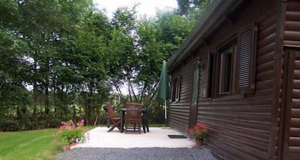 CASA 3 a Pertheville Ners en el campo con arbolado 2 ha