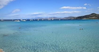 TRES BEL APPARTEMENT DANS RESIDENCE HAUT STANDING SUPERBE VUE MER ET MONTAGNE