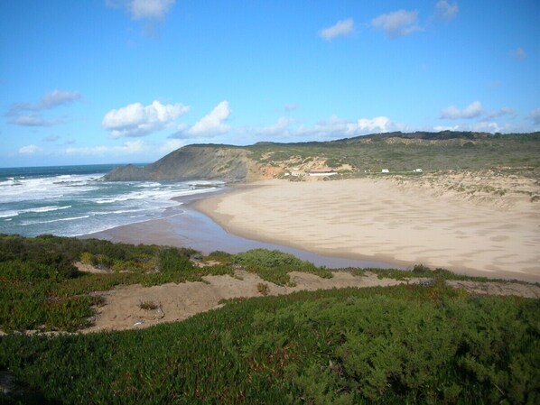Plage à proximité, chaises longues