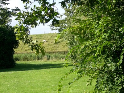 Vacation home w/view of the dike from Grevelingen Meer from the front door