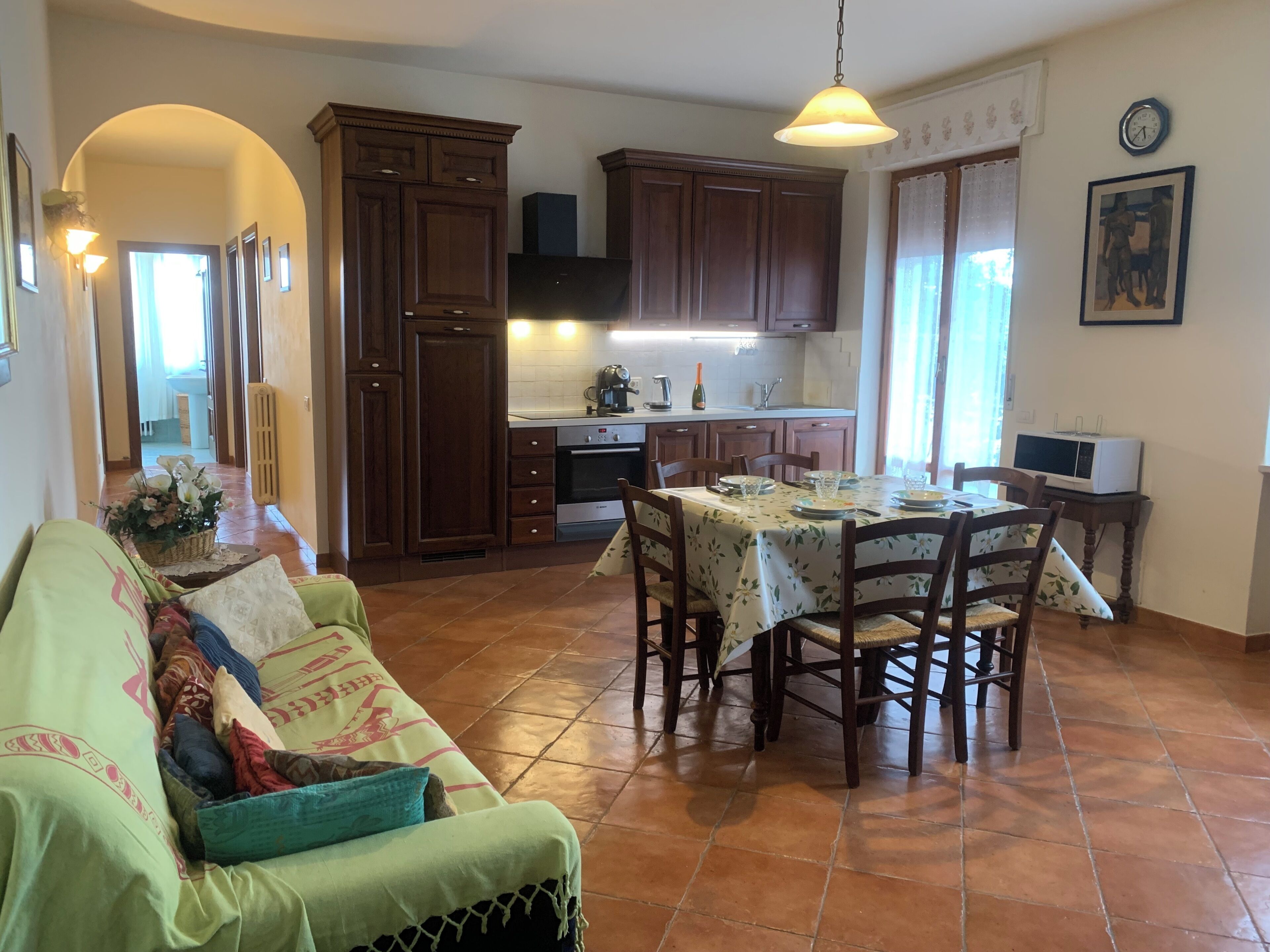 Smart-TV, Kamin, DVD-Player, Stereoanlage