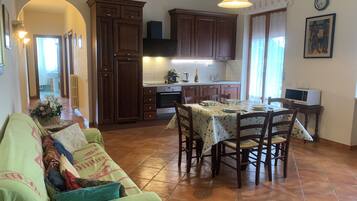 Smart-TV, Kamin, DVD-Player, Stereoanlage