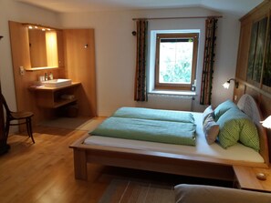 2 bedrooms, in-room safe, free WiFi, bed sheets