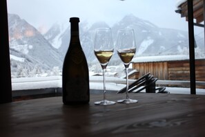 Outdoor dining - Sunny penthouse apartment with fantastic views of the Großvenediger (Neukirchen am Großvenediger)