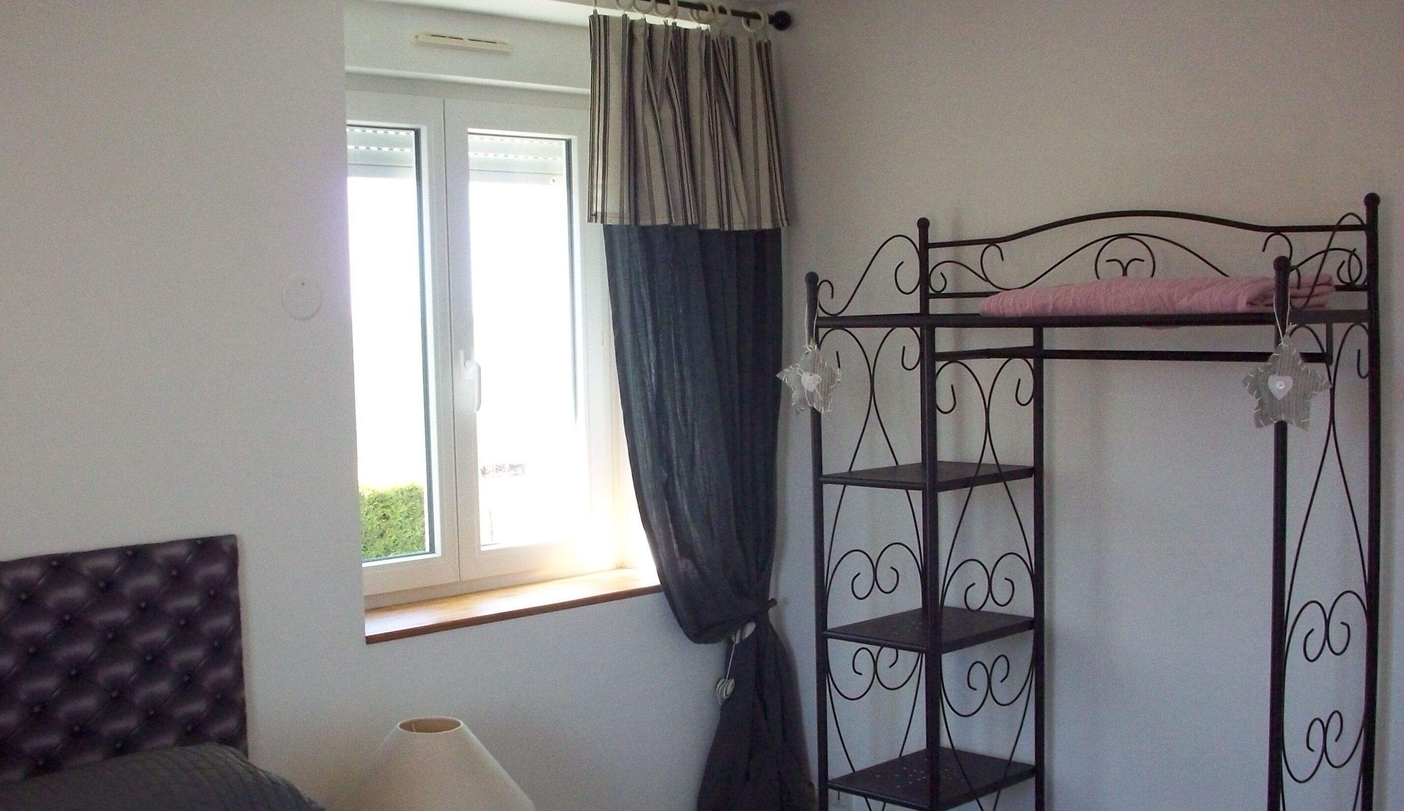 1 dormitori, planxa i posts de planxar, wifi gratuïta i roba de llit 