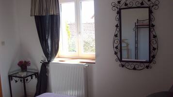 1 sovrum, strykjÀrn/strykbrÀda, gratis wi-fi och sÀngklÀder