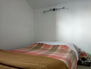 1 bedroom - Apartment facing south, magnificent views, secure private garage (Font-Romeu-Odeillo-Via)