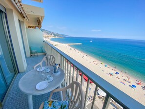Outdoor dining - George V Top-floor studio with amazing sea view (Menton)