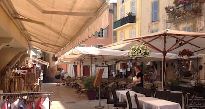 Vence charming apartment near historic town 15 minutes from the beaches