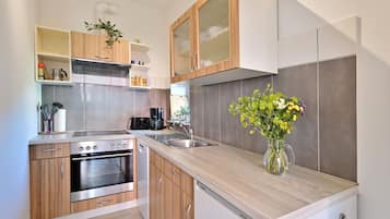 Kühlschrank, Ofen, Herdplatte, Geschirrspüler