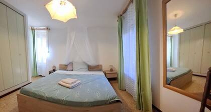 Spacious holiday cottage and garden in the country