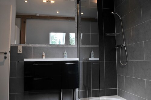 Maison moderne de 120 m², situation centrale, jusqu'à 10 p.
