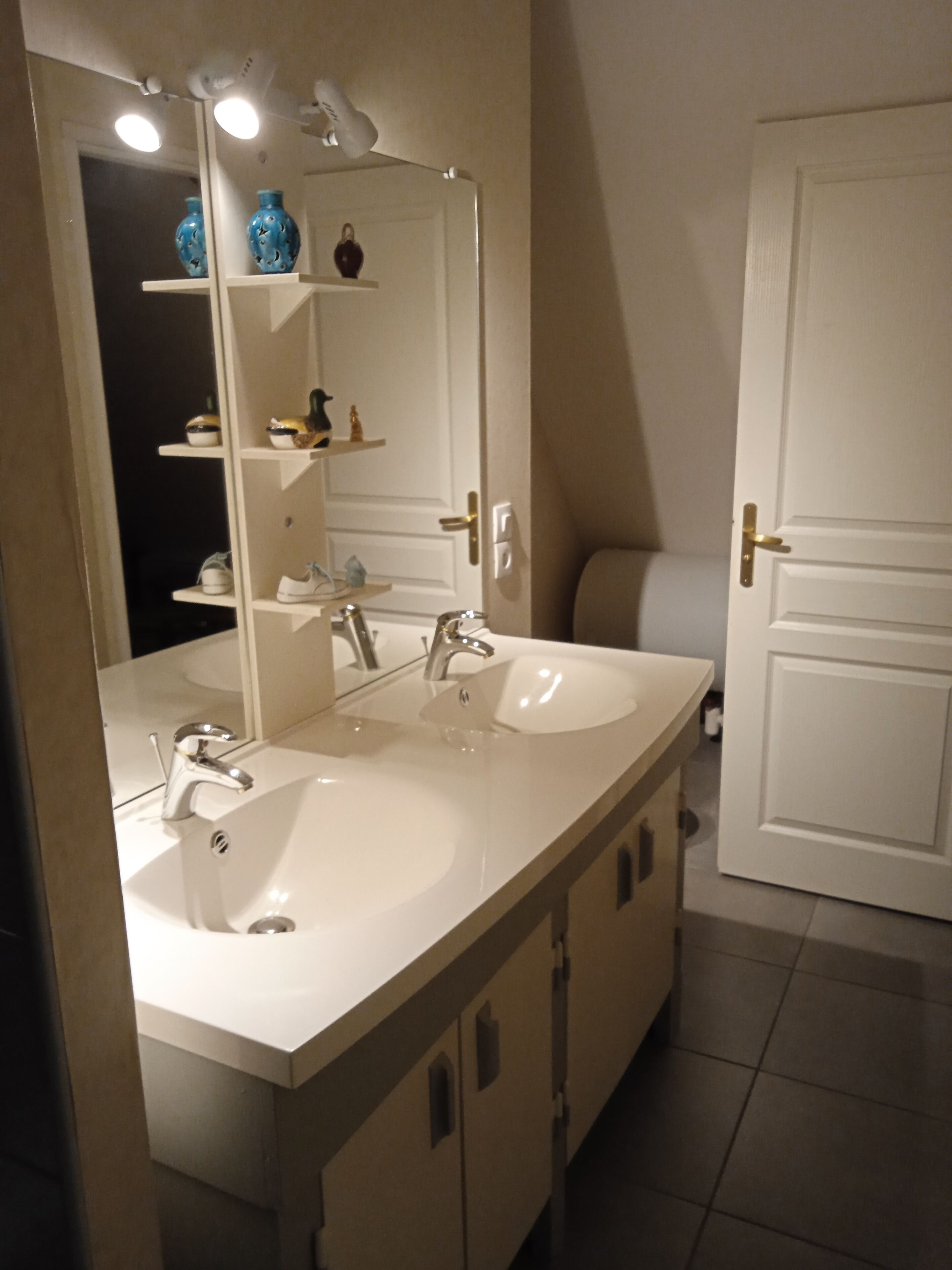 Douche, papier toilette