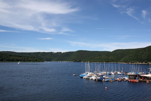 idílico apartamento de 60 metros cuadrados, a solo 700 metros del lago Rursee