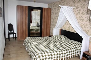 1 bedroom, WiFi, bed sheets - idyllic 60sqm apartment, just 700m from Lake Rursee (Heimbach)