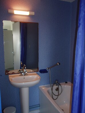 Bathtub
