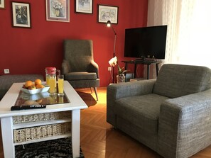 Televisión, reproductor de DVD y estéreo 