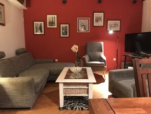 Televisión, reproductor de DVD y estéreo 