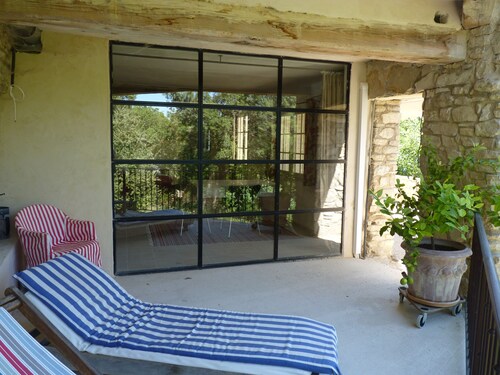 Provencal stone cottage 2 pers. Welcome dog. Swimming pool . Wlan ...