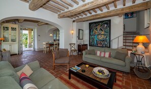 Smart-TV, Kamin, DVD-Player