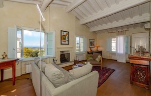 Smart-TV, Kamin, DVD-Player