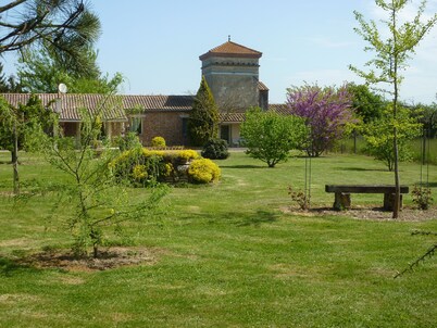 Gite on closed wooded grounds