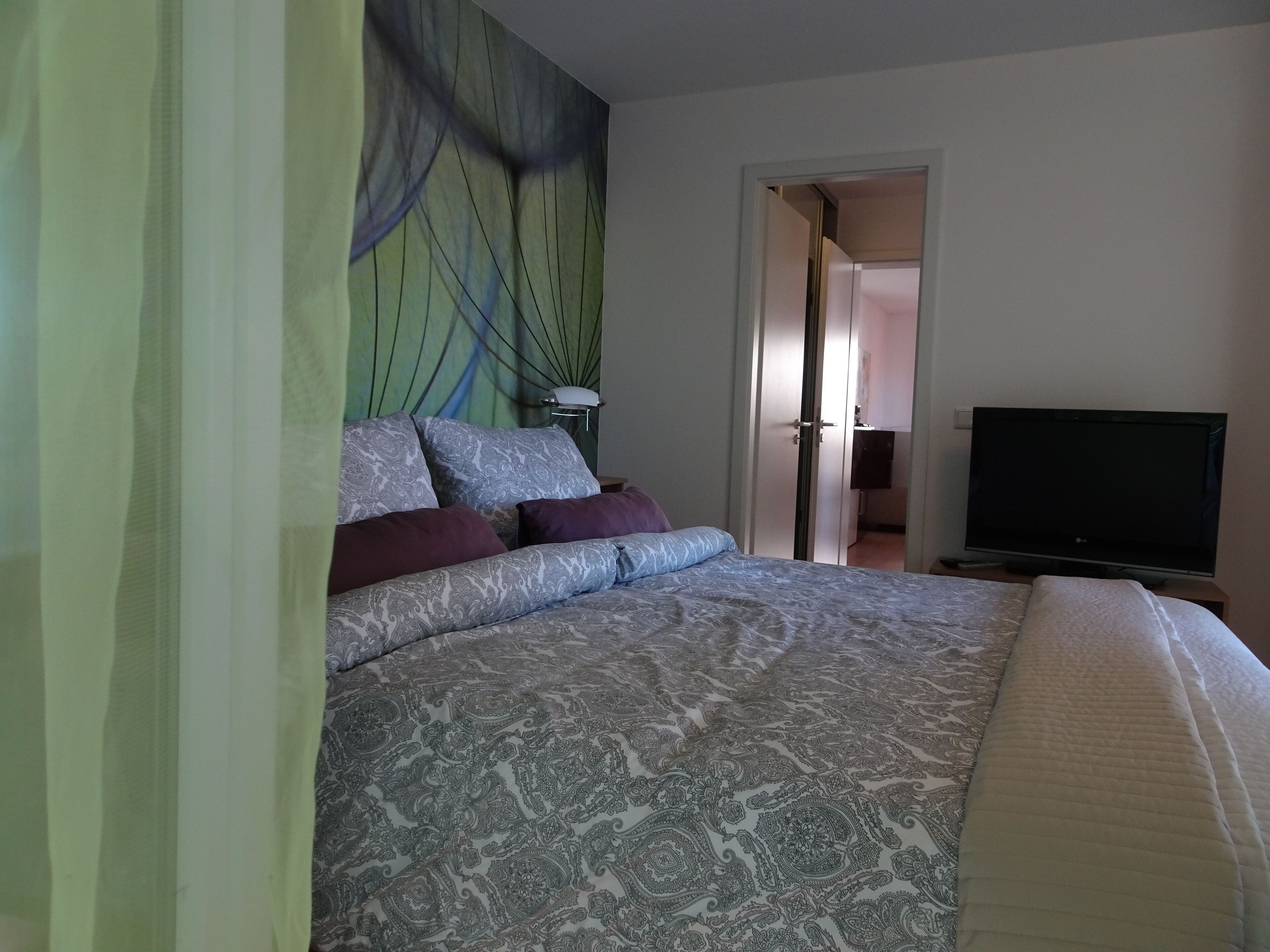 2 bedrooms, iron/ironing board, free WiFi