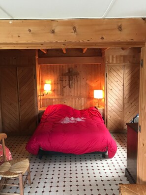 7 Schlafzimmer, Bügeleisen/Bügelbrett, Reisekinderbett, kostenloses WLAN