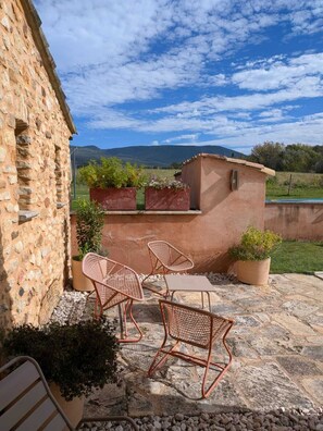 Terrace/patio - Bastidon with heated pool and private garden in the Luberon (Villars)