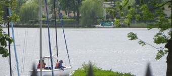 City and countryside, fully equipped apartment in the fisherman's house on the lake for 2