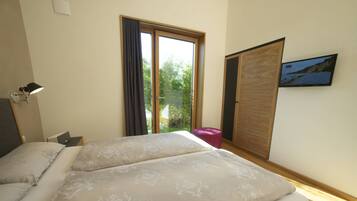 2 makuuhuonetta, silitysrauta/-lauta, internet